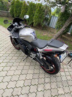 Yamaha R6 - 9