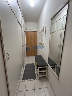 Znížená cena Pekný tehlový 3-izbový byt s balkónom na ulic - 9