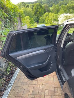 Škoda Superb 3 2.0TSI 206kw DSG 4x4 Keyless CANTON - 9