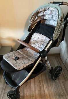 Sportovy kočik Petite&Mars iron green - 9