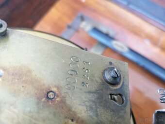 Predám starožitné  2- závažové nástenné hodiny Remember - 9