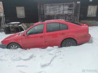 Auto na náhradné diely - 9