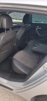 Opel Insignia 2,0 CDTi 96KW SPORTS TOURER - 9