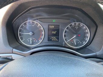 Skoda Octavia kombi 1.6 tdi 77kw - 9