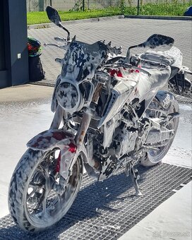 Honda CB125R - 9