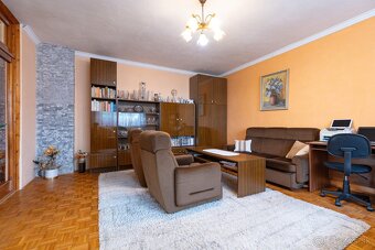 NA PREDAJ 4 IZBOVÝ RODINNÝ DOM S KRÁSNYM POZEMKOM | OBEC KEC - 9