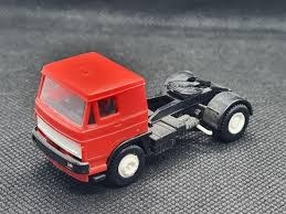 Staré modely nákladných aut v mierke HO 1:87 - 9
