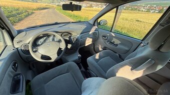 Renault Megane Scenic - 9