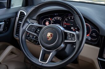 Porsche Cayenne 4x4 AT/8 - 9