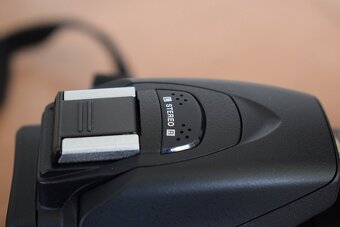 Nikon D5600 - wifi BT - dotyk. displej AF VR objektiv 18-105 - 9