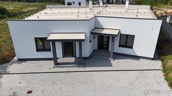 Na predaj generačné riešenie v blízkosti Hlohovca - 9