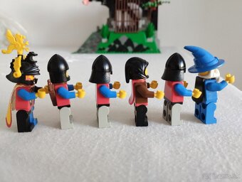 LEGO Castle 6082 Fire Breathing Fortress - 9