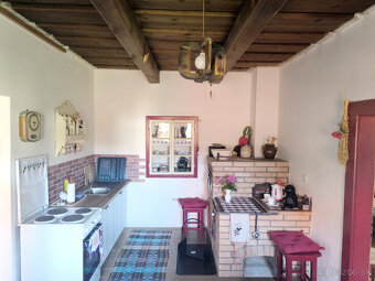 JEDINEČNÁ PONUKA NÁDHERNÁ CHALUPA /RD/ VKUSNE ZARIADENÁ V R - 9