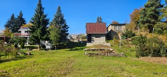 Rekreačný domček (chatka) s veľkým pozemkom - 9