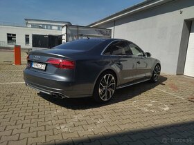 Audi S8 - 9