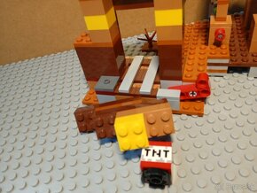 21167 LEGO Minecraft The Trading Post - 9