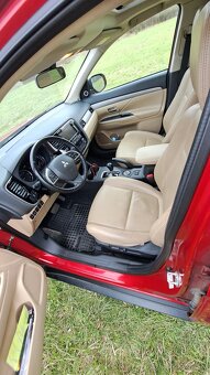 MITSUBISHI OUTLANDER 2.2 DI-D AUTOMAT 7-miestne - 9