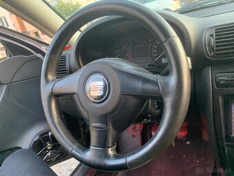 Seat Leon 1,9 TDi prvej generácie predám diely - 9