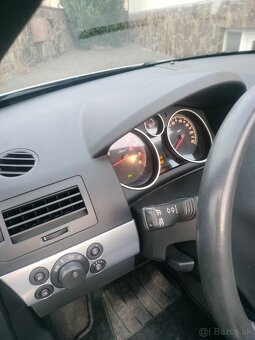 Opel Astra cabrio 1.8 benzin rv,2008 TOP STAV 146 700 tis.km - 9