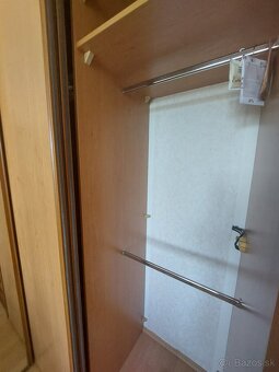 Vstavanárohová roll door skriňa - 9
