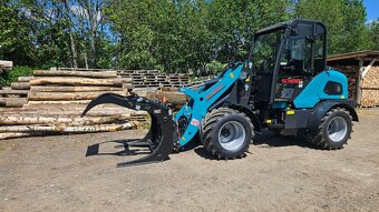nakladač, kloubák, motor 50 Hp Kubota, 4 válce, - 9