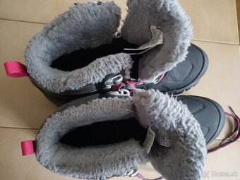 Panska zimna sportova vodeodolna obuv QUECHUA. - 9