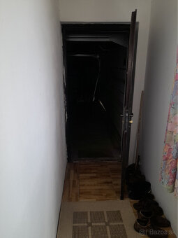 Znížená cena :: Predaj rodinného domu s veľkým pozemkom – ko - 9