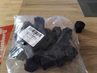 Ozdobné krytky brzdových strmenou a šrobov - 9