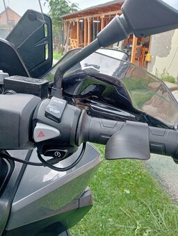 Honda Forza NSS 125 - 9