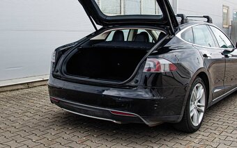 Tesla Model S 85 Free Supercharger - 9