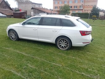 Predám 4x4 Škoda Superb 3 combi ročník 2016 DSG - 9