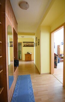Na predaj veľký 3+1 izbový byt, Dlhé Hony - Trenčín, balkón - 9
