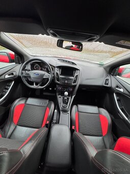 Ford Focus ST - 9