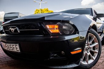 Ford Mustang 4.0L V6 - 9