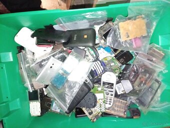 Predám zbierku mobilov viac ako 500ks - 9