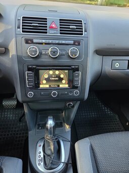 Volkswagen Touran - 9