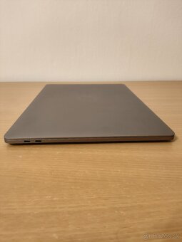 MacBook Pro 15 2018 | Core i7 • 16GB • SSD - 9
