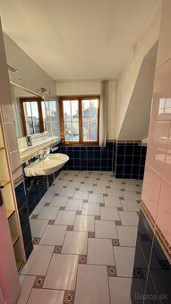 Nadštandardný 6-izbový rodinný dom s veľkou záhradou - 9