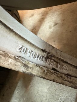 Celoroční alu Mercedes R17 235/55r17 - 9
