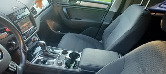 Volkswagen touareg 3,0TDI led bixenon, R 20 alu,,SK auto - 9