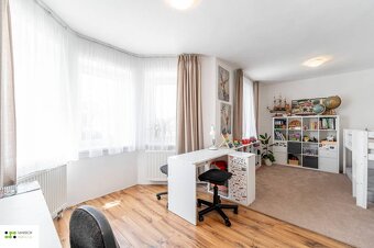 Na predaj-kompletne zrekonštruovaný rodinný dom s dvojgarážo - 9