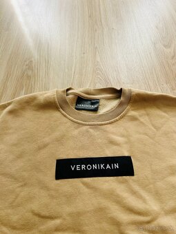 ŠTÝLOVE MIKINOŠATY slovenskej značky VERONIKAIN, PC 80 EUR - 9