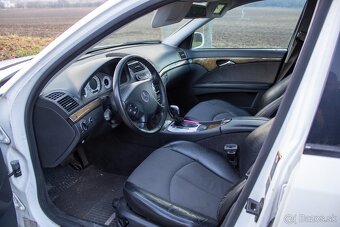Mercedes-Benz E 320 Benzín 4x4 - 9