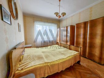RODINNÝ DOM S VEĽKOU GARÁŽOU A PRÍSTAVBOU | POKOJNÁ LOKALITA - 9