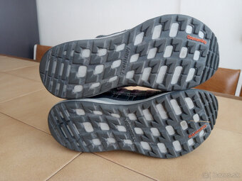 Damske bezecke tenisky MERRELL Bravada Edge. - 9