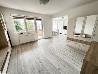 Krásny 2.izbový byt 74 m2 po rekonštrukcii - 9