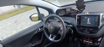 Peugeot 208 Allure - 9