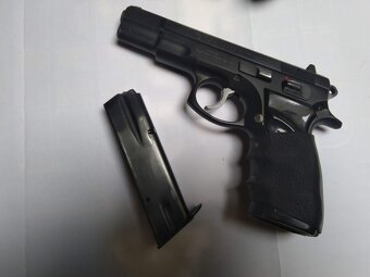 Predám CZ 75 Luger 9 mm - 9