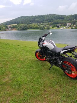 Yamaha MT 07 - 9