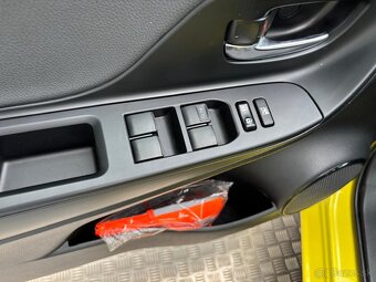 TOYOTA Yaris 1,5 VVT-iE 82 kW - 9